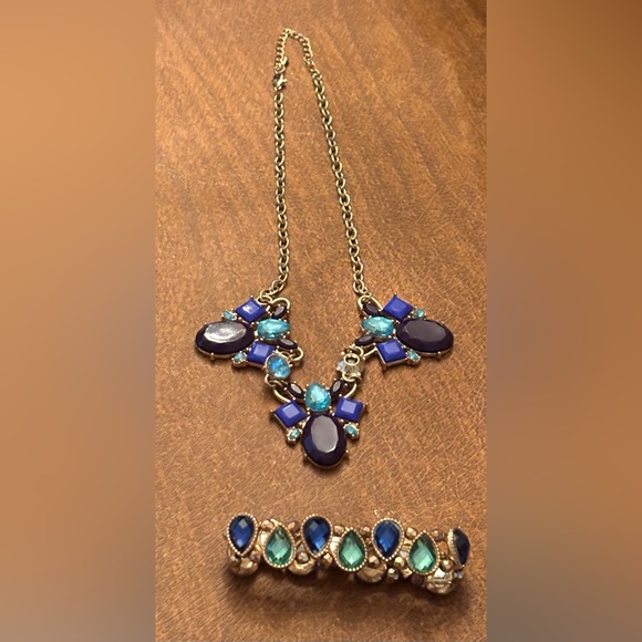 Jewelry - ♥️ Blue and Gold necklace and bracelet-costume jewelry